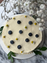 Cargar imagen en el visor de la galería, Torta de trufa y buttercream