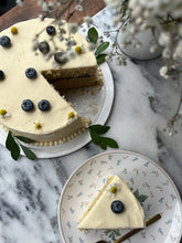 Cargar imagen en el visor de la galería, Torta de trufa y buttercream