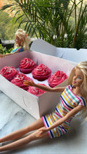 Cargar imagen en el visor de la galería, Cupcakes Barbie
