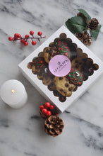 Cargar imagen en el visor de la galería, Galletas Chocochips Navideñas
