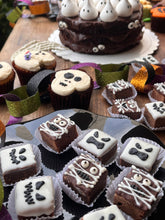 Cargar imagen en el visor de la galería, Brownies de Halloween
