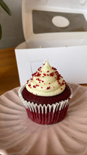 Cargar imagen en el visor de la galería, Caja de Cupcakes Red Velvet
